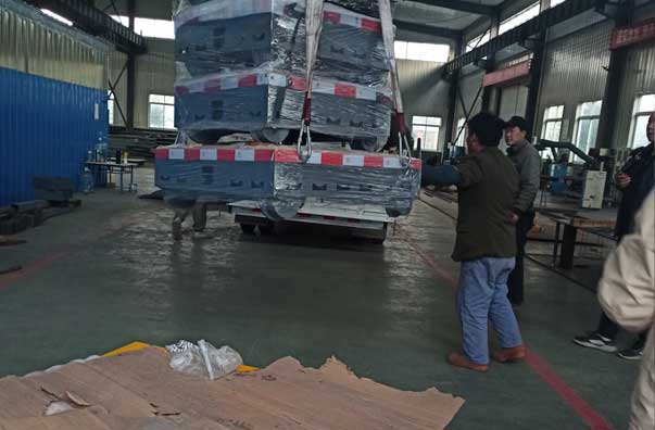 南寧拖纜供電RGV軌道車(chē)發(fā)貨